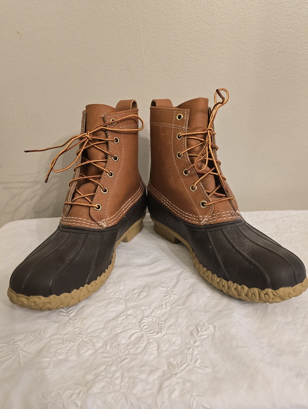 L.L. Bean Classic 8" Lace-Up Duck Boots in Brown and Black Size 8.5M